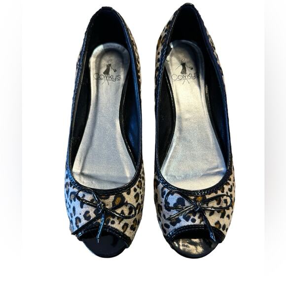Corkys Tania Womens Size 8 flat Leopard Velvet Open Toe Flats NIB - Picture 1 of 8